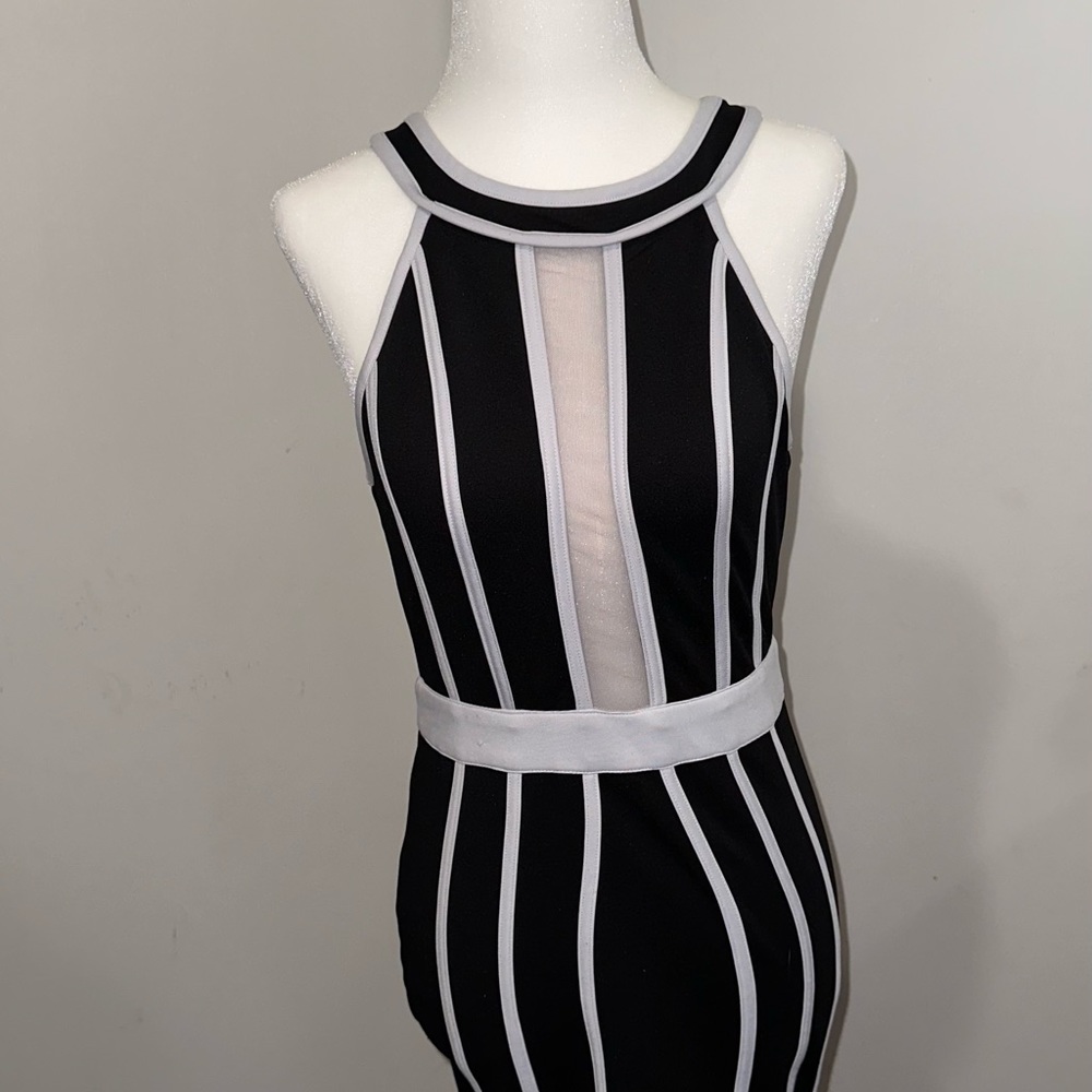 A’gaci bodycon midi dress